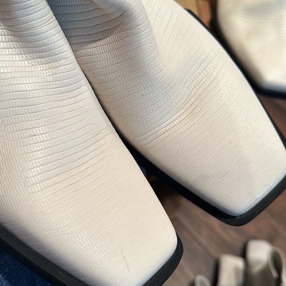 NEW‎ Frame le Maddox ankle cream boots euro 37 or 7 reg $498 - Picture 14 of 14
